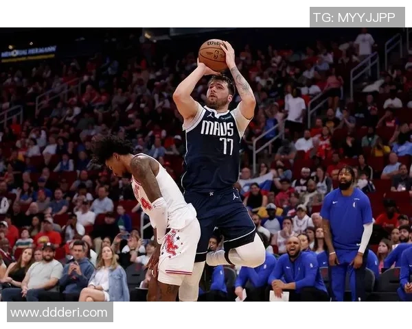 东契奇狂砍73分刷新现役最高得分纪录独行侠成功终结太阳11连胜传奇之路